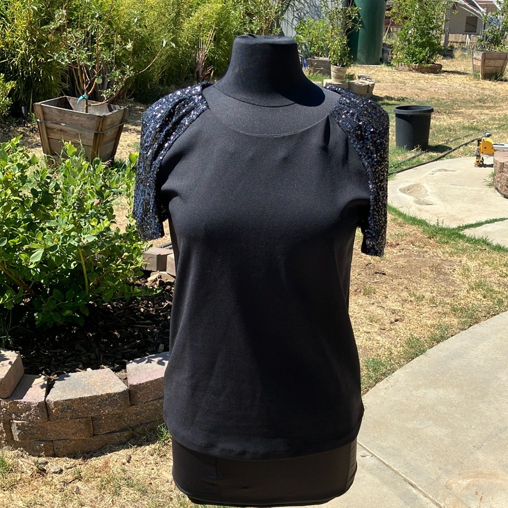 Ann Taylor Black Embellished Short Sleeve T-Shirt (GW)